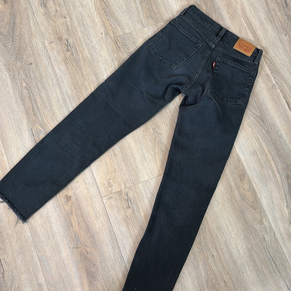 LEVIS VINTAGE BLACK RAW HEM STRAIGHT LEG JEANS - Picture 2 of 2